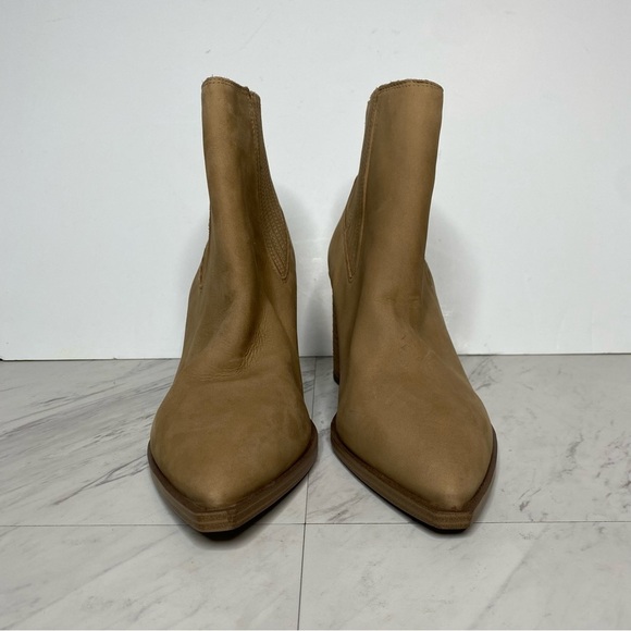 New! Steve Madden Catreena Tan Nubuck Chelsea Bootie 11M - Picture 2 of 14